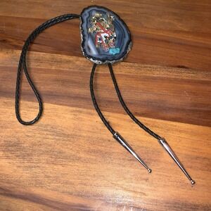 Bolo Tie‎ on Agate Stone with Metal Tips Indian (Zuni?) figurine turquoise stone
